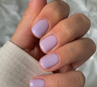 Lilás, pêssego e amarelo! Entre nas tendências de manicure para a primavera