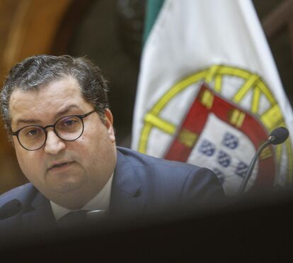 Ministro das Finanças dá entrada no Hospital de Santa Maria com suspeita de AVC