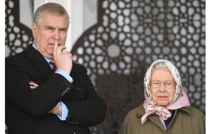 Principe André e rainha Isabel II