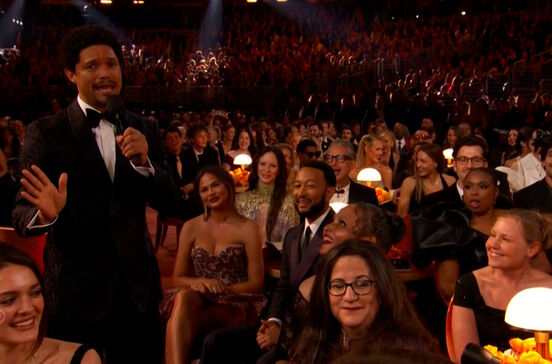 Apresentador dos Grammy imita Trump e faz piada com ida de Nicki Minaj à Casa Branca