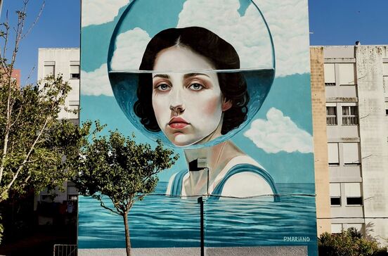 Mural de Patrícia Mariano no Bairro da Bela Flor, em Lisboa, eleito um dos mais bonitos do mundo