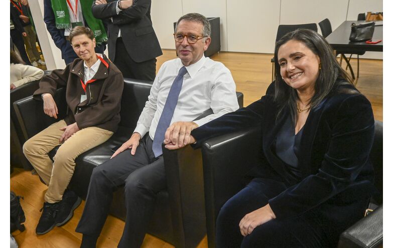 As imagens do casal Tozé e Margarida nos bastidores da noite eleitoral em que Seguro foi eleito Presidente