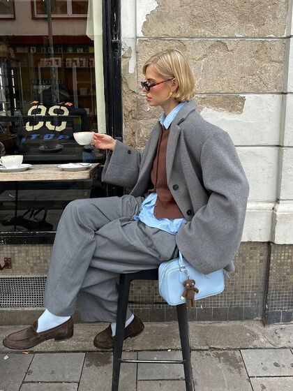 Azul claro! A cor obrigatória para usar em look total ou nas 5 combinações tendência 