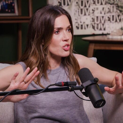 Morenas: celebridades famosas pelos cabelos castanhos num podcast