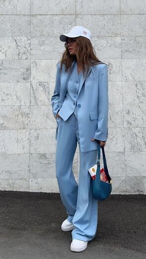 Azul claro! A cor obrigatória para usar em look total ou nas 5 combinações tendência 