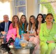 Princesa Yasmine Pahlavi, Príncipe Reza Pahlavi, com as filhas e com a imperatriz Farah Diba 