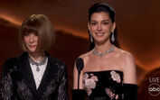 “O que acha do meu vestido?”: Anne Hathaway e Anna Wintour arrancam gargalhadas na cerimónia dos Óscares