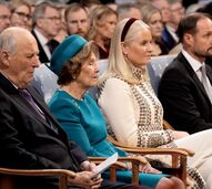 Rei Harald V convoca reunião familiar para decidir futuro de Mette-Marit