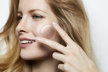 Pele natural e saudável: conheça a tendência "glass skin"