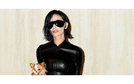 Cadela de Demi Moore tira o protagonismo à dona em desfile de uma prestigiada marca de moda. Saiba o que aconteceu!