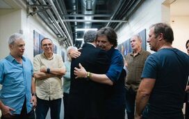 Encantado! As imagens da visita aos bastidores de António José Seguro aos Trovante