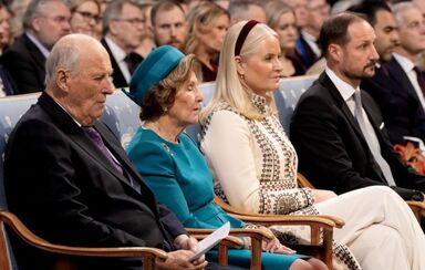 Rei Harald V convoca reunião familiar para decidir futuro de Mette-Marit