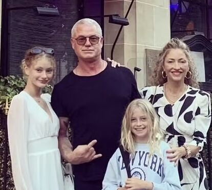 As duas filhas desamparadas de Eric Dane! Após morte do ator foi lançado peditório para as meninas que ficaram sem pai