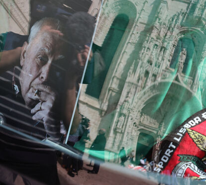 As imagens que marcaram o último adeus. Portugal presta homenagem a António Lobo Antunes