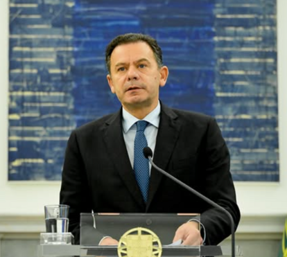 Luís Montenegro vai apresentar queixa contra página de humor e tudo por causa de Donald Trump