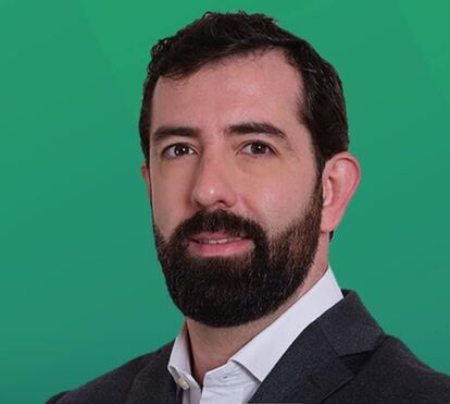 Quem é o jurista Daniel Soares, o ex-adjunto de Duarte Cordeiro detido após agredir agente da PSP, que acusa de homofobia