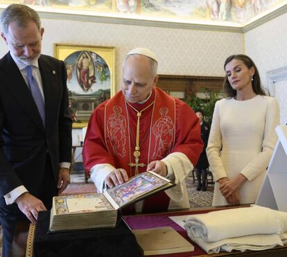 Rainha Letizia no Vaticano: as imagens da discórdia que Pilar Eyre defende