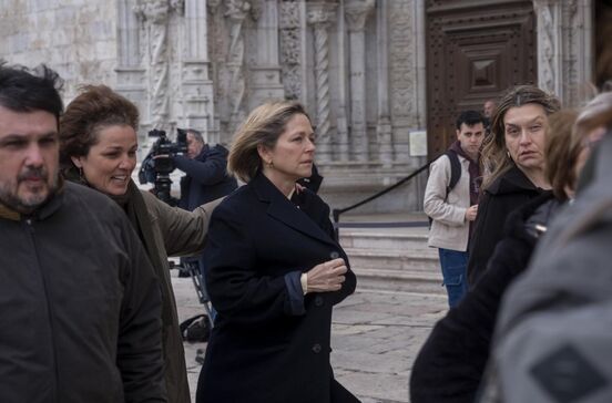 A sobrinha atriz Paula Lobo Antunes na derradeira despedida a António Lobo Antunes no Mosteiro dos Jerónimos