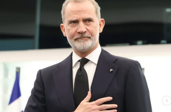 A propósito do escândalo, o rei Felipe Vi tem ou não direito à sua intimidade privada? Os comentadores do 'Noite das Estrelas' tentam encontrar uma resposta