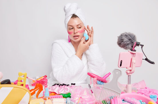 Gadgets de beleza virais transformam rotinas e dominam as redes sociais