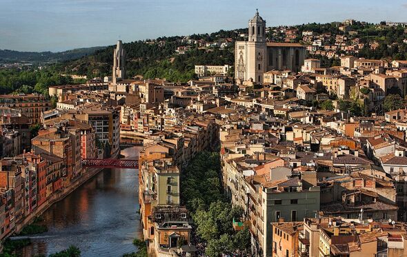 Explore Girona, um dos destinos imperdíveis perto de si, perfeito para uma escapadinha