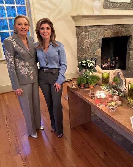 Princesa Yasmine Pahlavi, Imperatriz Farah Diba