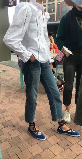 Nem ténis nem sabrinas! Saiba qual a tendência de sapatos mais desejada para esta primavera