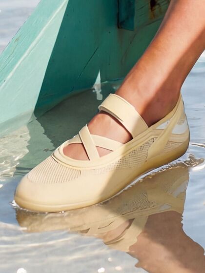 Nem ténis nem sabrinas! Saiba qual a tendência de sapatos mais desejada para esta primavera