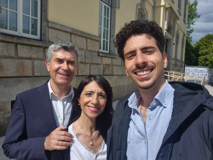 José Luís Carneiro, a mulher Goreti  e o filho