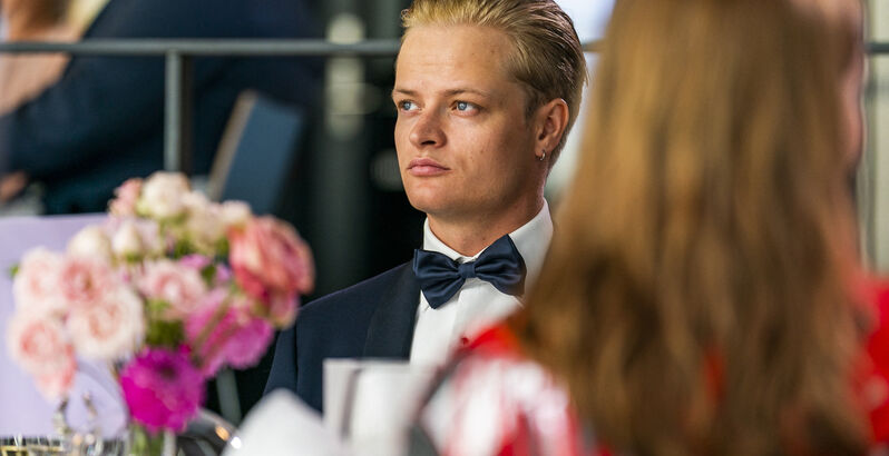 Um 'monstro' na casa real da Noruega: o príncipe com cara de anjo que foi adotado pela família e trouxe o caos à monarquia