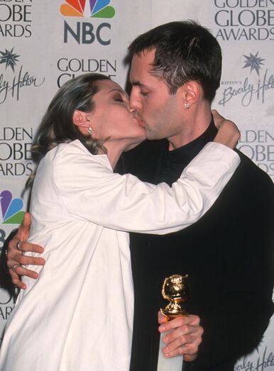 Angelina Jolie e James Haven nos Globos de Ouro, dois meses antes dos Óscares