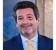 André Ventura surge com um olho negro