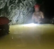 O momento em que mineiro é encontrado vivo após estar preso em mina inundada no México durante duas semanas