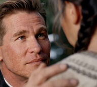 Val Kilmer "ressuscita" no cinema: as imagens impressionantes do novo filme com o ator, um ano após a sua morte, através de IA