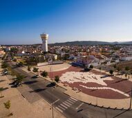 Grândola adapta-se ao luxo discreto, refletindo o sucesso de Comporta e Melides.
