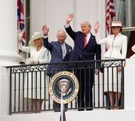 Carlos e Camilla com o casal Trump na Casa Branca