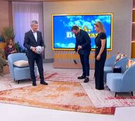 José Luís Carneiro mostra talento para o futebol em direto