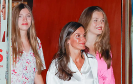 Noite de diversão! Letizia apanhada com as filhas no concerto de Rosalía em Madrid