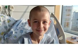 Antes de morrer com cancro, menino escreve carta de despedida e deixa milhões de pessoas emocionadas