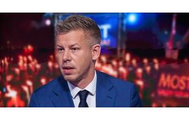 Divorciado de uma ministra, acusações de violência doméstica e 'sex tape' polémico. A atribulada vida sentimental do novo primeiro-ministro da Hungria 