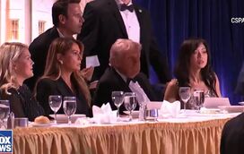 Depois dos tiros, Trump e Melania retirados à pressa por agentes de segurança