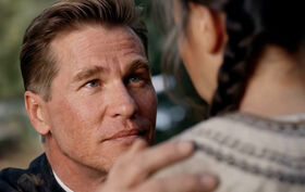 Val Kilmer "ressuscita" no cinema: as imagens impressionantes do novo filme com o ator, um ano após a sua morte, através de IA