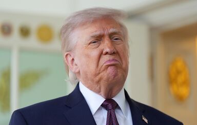 Trump justifica remoção de foto de Jesus após críticas