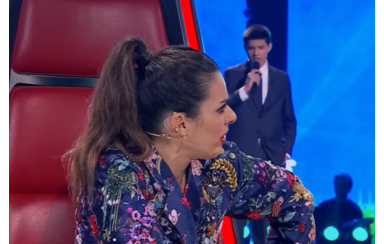 Cuca Roseta em lágrimas ao ouvir o filho cantar diante das câmaras