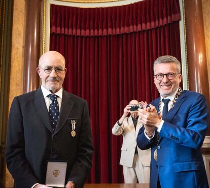 Carlos Moedas e CML homenageiam fotógrafo António Homem Cardoso com Medalha de Mérito Cultural