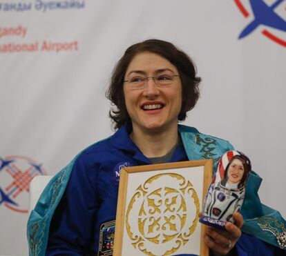 'Acho que fui eu a mais feliz': reencontro da astronauta da Artemis II Christina Koch com a sua patuda emociona e torna-se viral