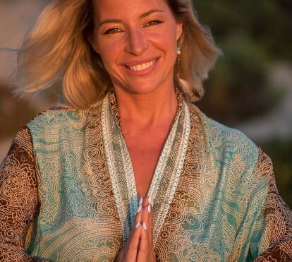 Da vida de luxo e dos milhões a 'guru' espiritual: Depois de ser acusada de burla milionária e com o marido atrás das grades, Ana Lúcia Matos muda drasticamente de vida