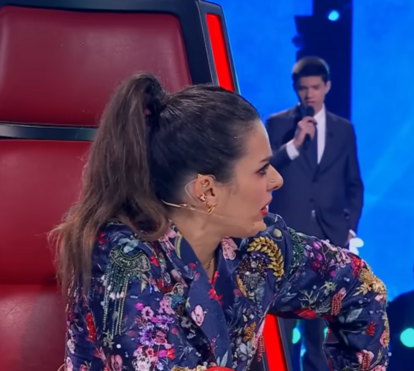 Cuca Roseta em lágrimas ao ouvir o filho cantar diante das câmaras