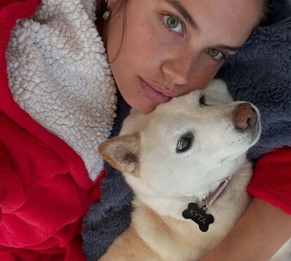 Sara Sampaio está de luto. A mensagem da modelo à sua companheira de 20 anos, momentos depois da morte