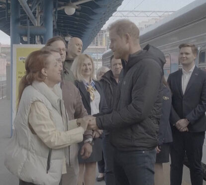 Da Califórnia para a guerra: a visita surpresa do príncipe Harry à Ucrânia